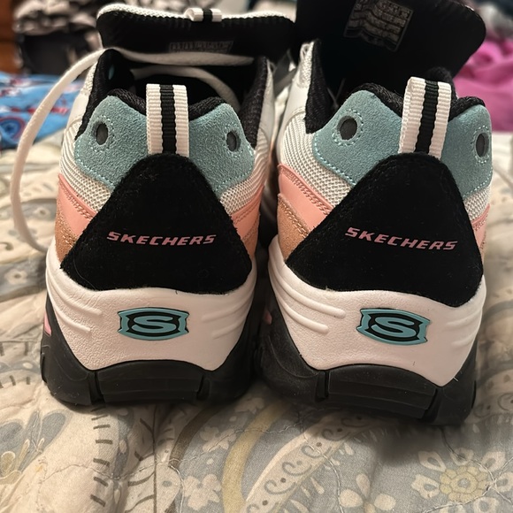 Skechers Tennis Shoes - Picture 2 of 5